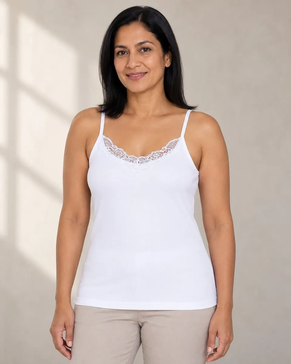 Kadın Ribana İp Askı Güpürlü Atlet